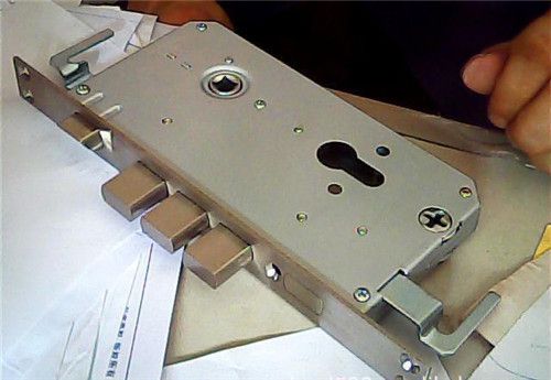 防盗门锁体知几许，几个小窍门让您轻松选择！